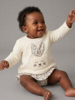 Conjunto Bebe Sudadera con Braga Mod. Conejito